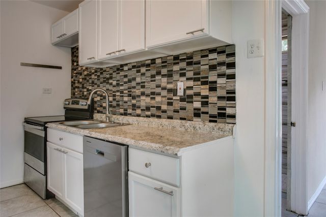 818 E Woodin Boulevard, Dallas, TX 75216