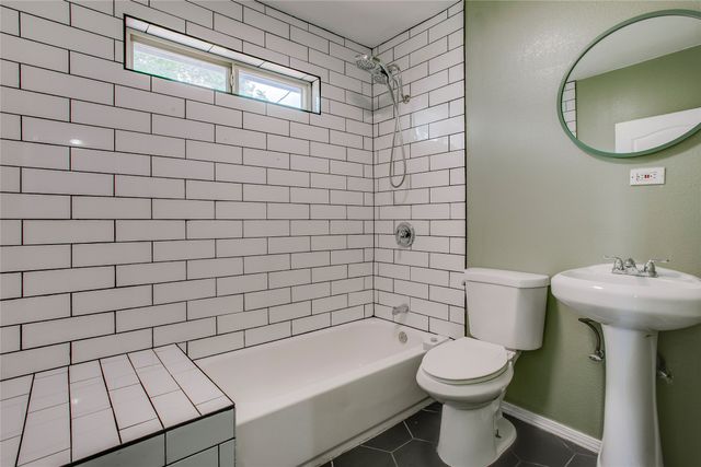 818 E Woodin Boulevard, Dallas, TX 75216