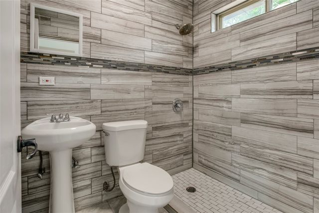 818 E Woodin Boulevard, Dallas, TX 75216