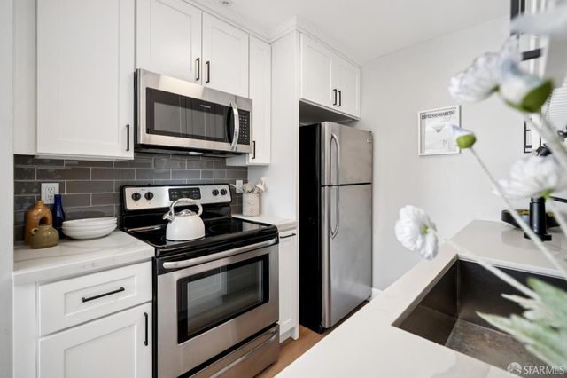 5264 3rd Street 303, San Francisco, CA 94124