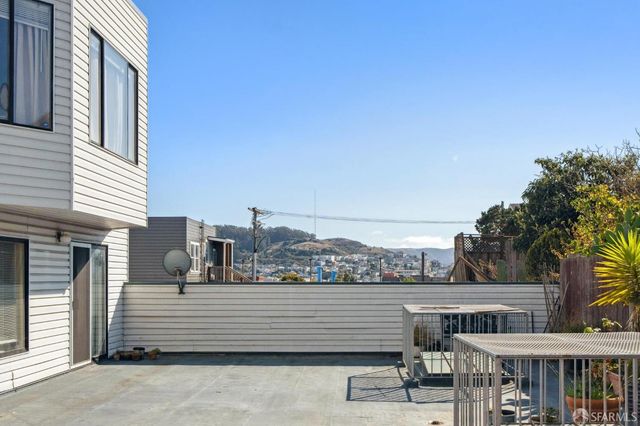 5264 3rd Street 303, San Francisco, CA 94124