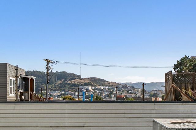 5264 3rd Street 303, San Francisco, CA 94124