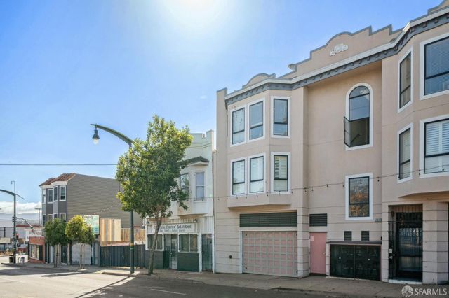 5264 3rd Street 303, San Francisco, CA 94124