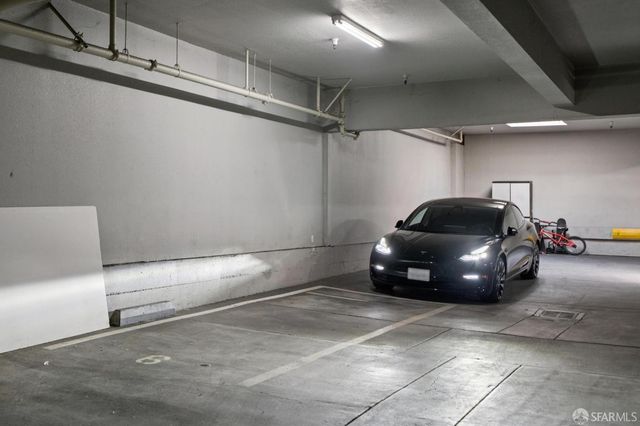 5264 3rd Street 303, San Francisco, CA 94124