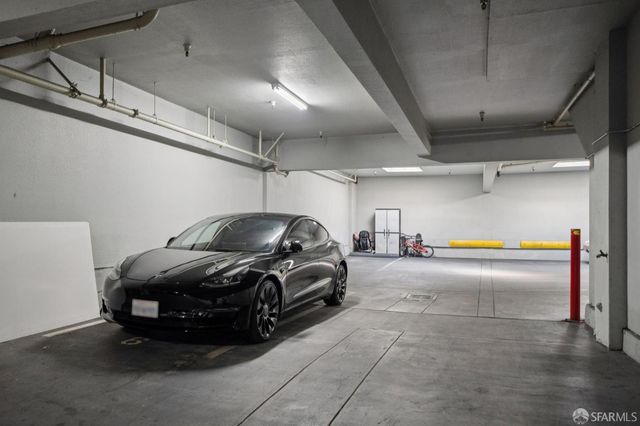 5264 3rd Street 303, San Francisco, CA 94124