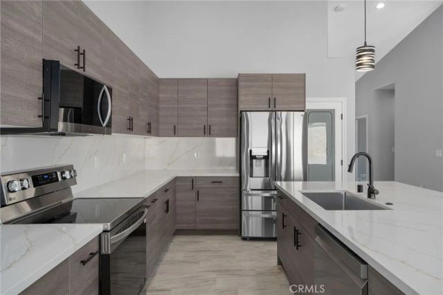 18756 Centennial Street, Hesperia, CA 92345