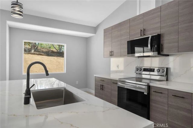 18756 Centennial Street, Hesperia, CA 92345