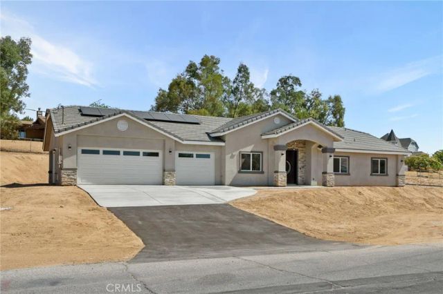 18756 Centennial Street, Hesperia, CA 92345