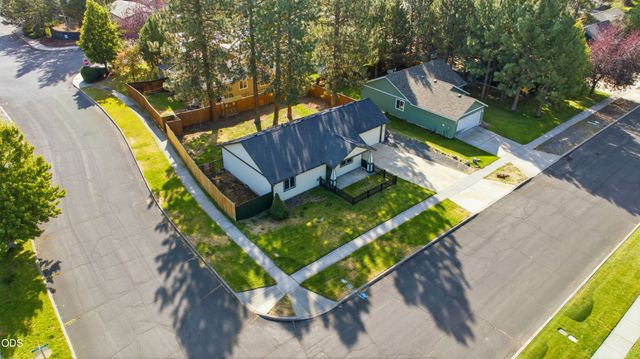 60998 Honkers Lane, Bend, OR 97702