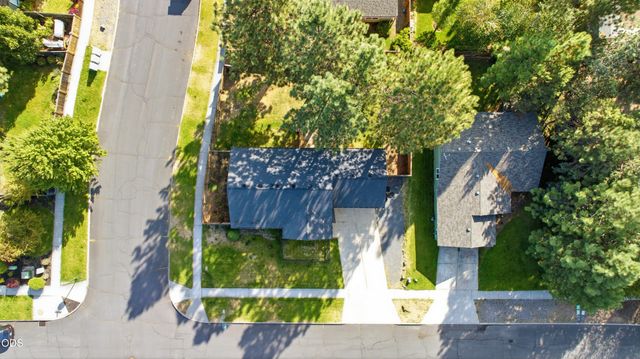 60998 Honkers Lane, Bend, OR 97702