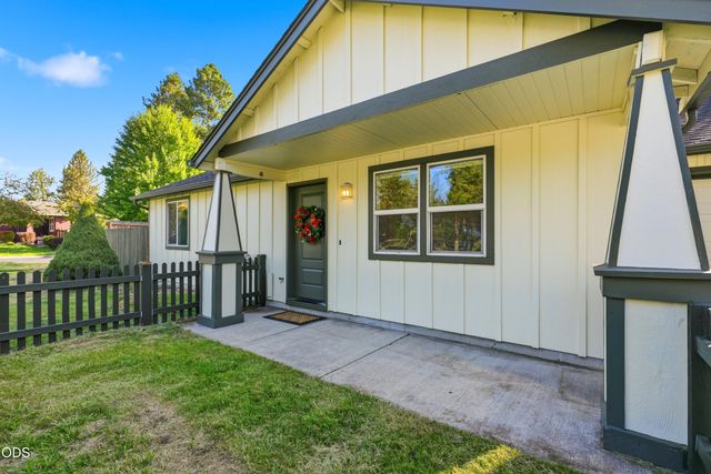 60998 Honkers Lane, Bend, OR 97702