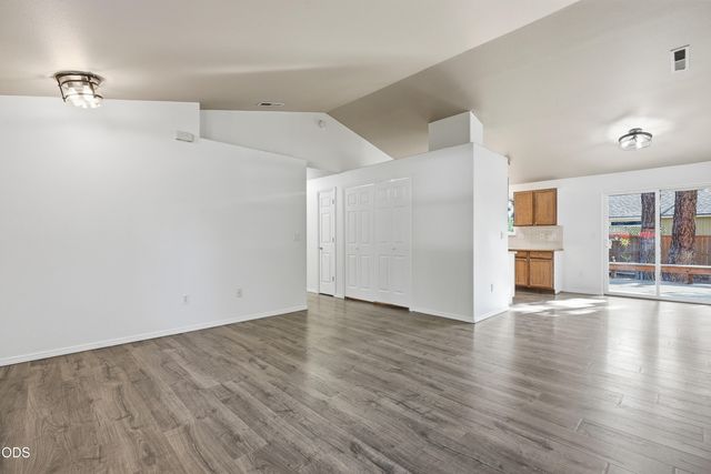 60998 Honkers Lane, Bend, OR 97702