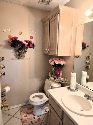 1544 County Road 1272, Deport, TX 75435