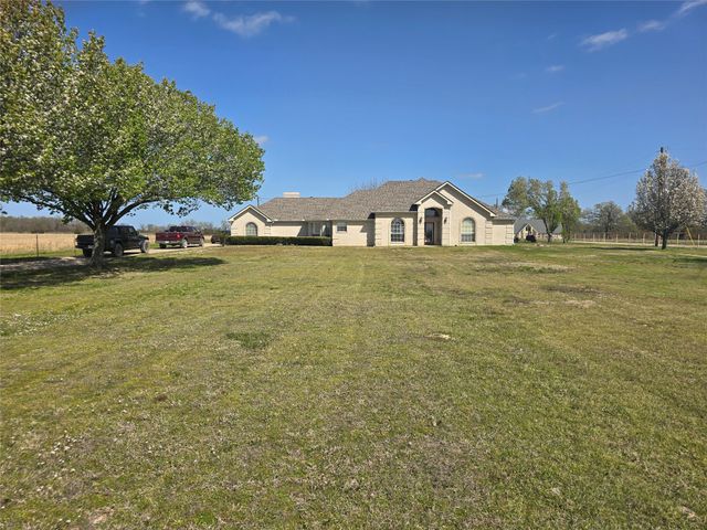 1544 County Road 1272, Deport, TX 75435