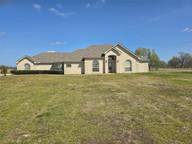 1544 County Road 1272, Deport, TX 75435
