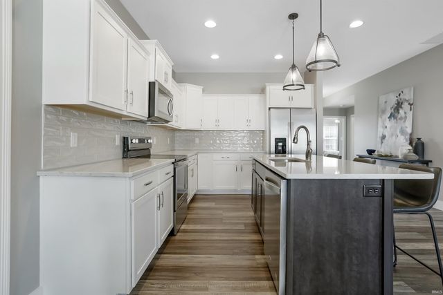 8142 Prescott Drive, Evansville, IN 47715