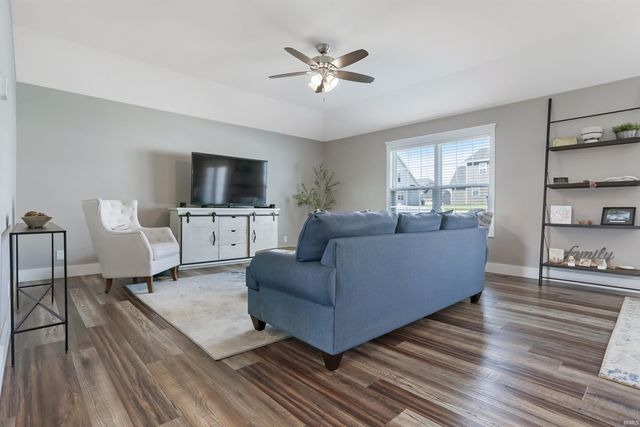 8142 Prescott Drive, Evansville, IN 47715