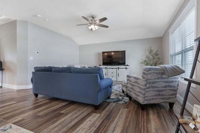 8142 Prescott Drive, Evansville, IN 47715