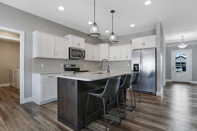 8142 Prescott Drive, Evansville, IN 47715