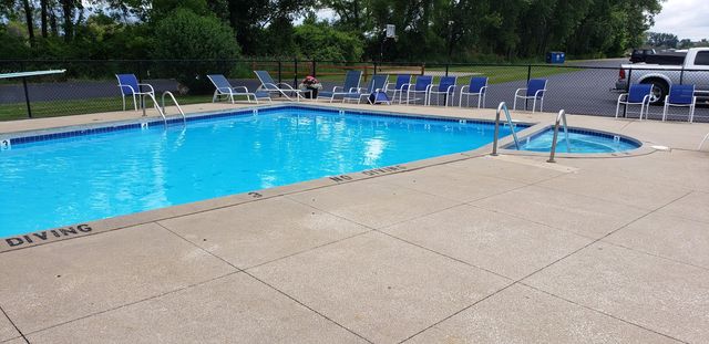 910 W Savidge Street 40, Spring Lake, MI 49456