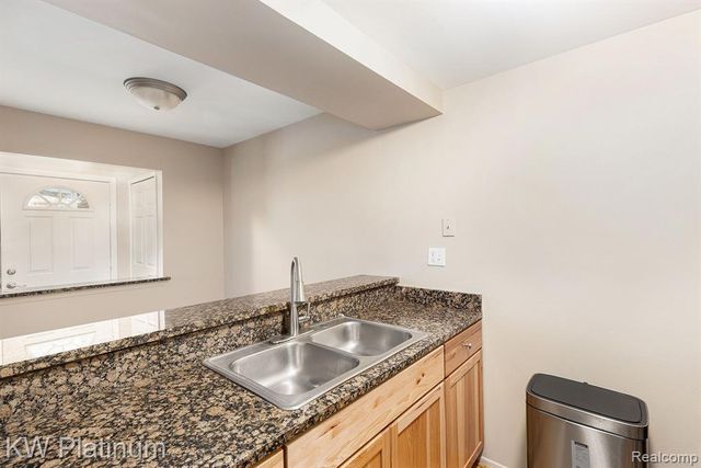 35213 Taffy Drive, Sterling Heights, MI 48312