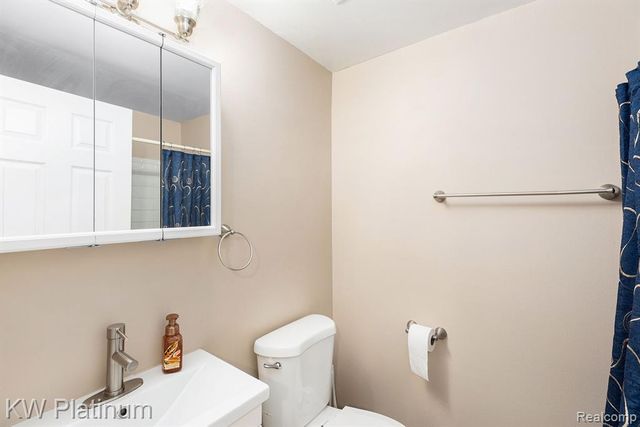 35213 Taffy Drive, Sterling Heights, MI 48312