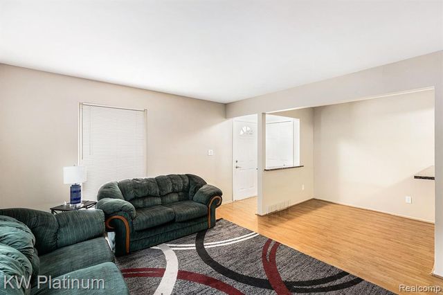 35213 Taffy Drive, Sterling Heights, MI 48312