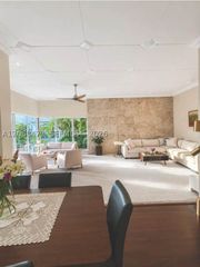 9400 E Bay Harbor Dr 3, Bay Harbor Islands, FL 33154