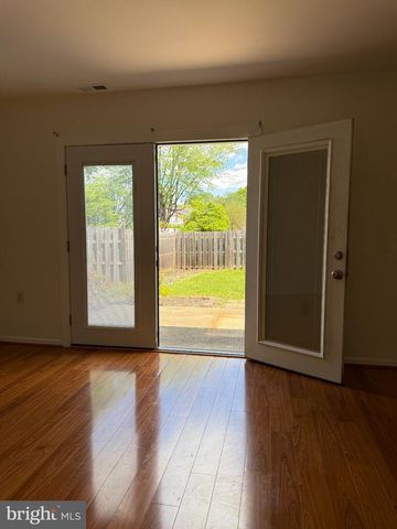 338 NANSEMOND ST SE, Leesburg, VA 20175
