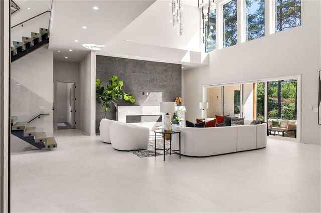 6531 Long Acres Drive, Sandy Springs, GA 30328