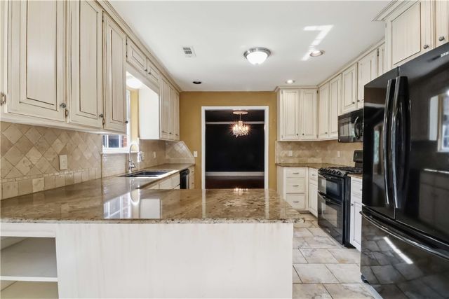 2560 Orchard Hill Road, Siloam Springs, AR 72761