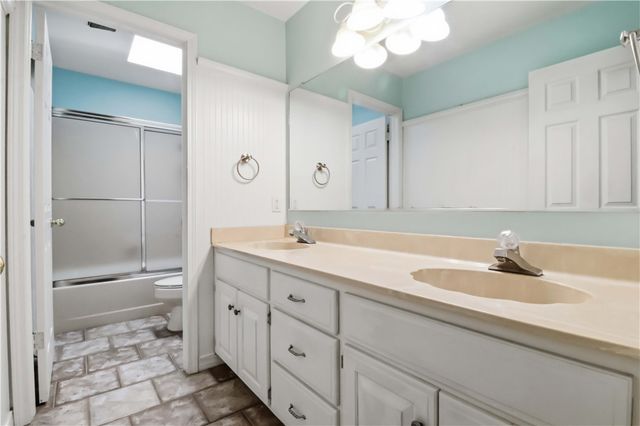 2560 Orchard Hill Road, Siloam Springs, AR 72761