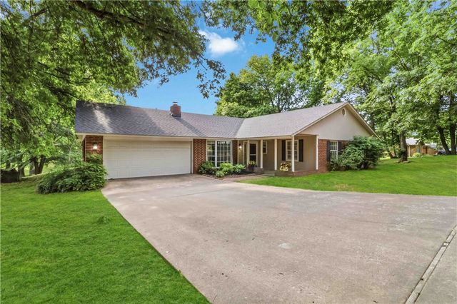 2560 Orchard Hill Road, Siloam Springs, AR 72761