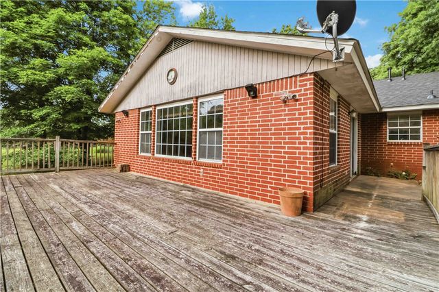 2560 Orchard Hill Road, Siloam Springs, AR 72761