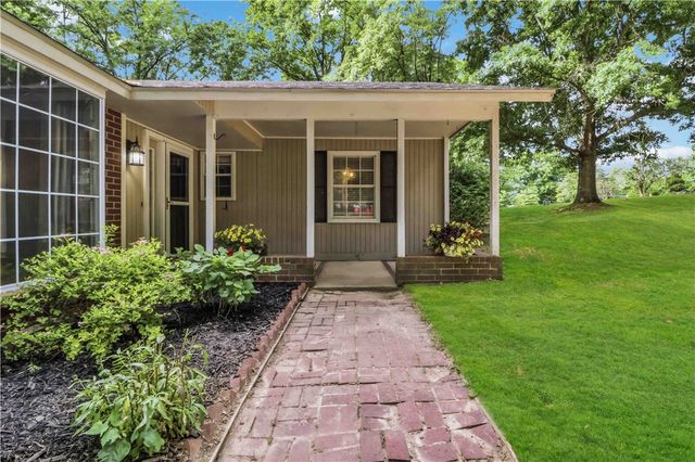 2560 Orchard Hill Road, Siloam Springs, AR 72761