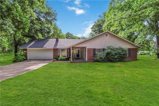 2560 Orchard Hill Road, Siloam Springs, AR 72761