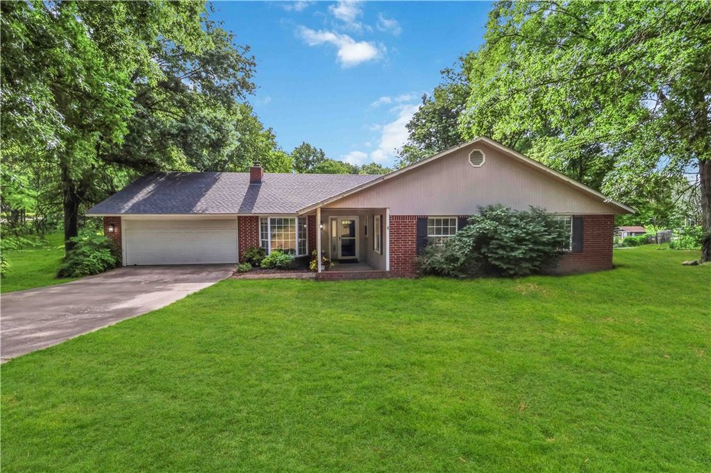 2560 Orchard Hill Road, Siloam Springs, AR 72761