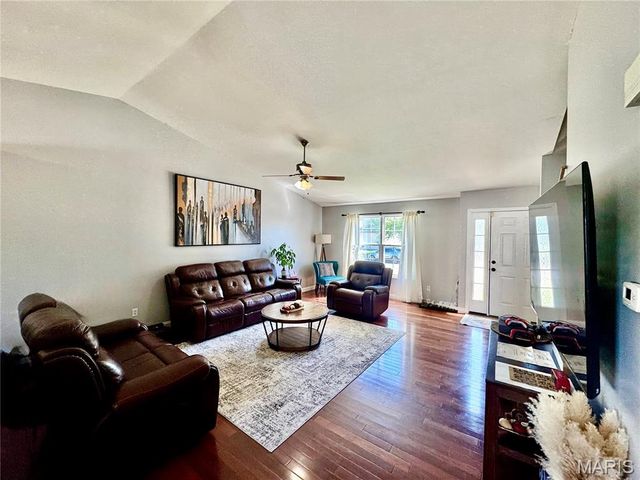2766 Brookmeadow Drive, Belleville, IL 62221