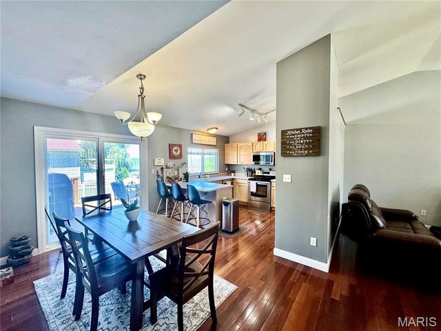 2766 Brookmeadow Drive, Belleville, IL 62221