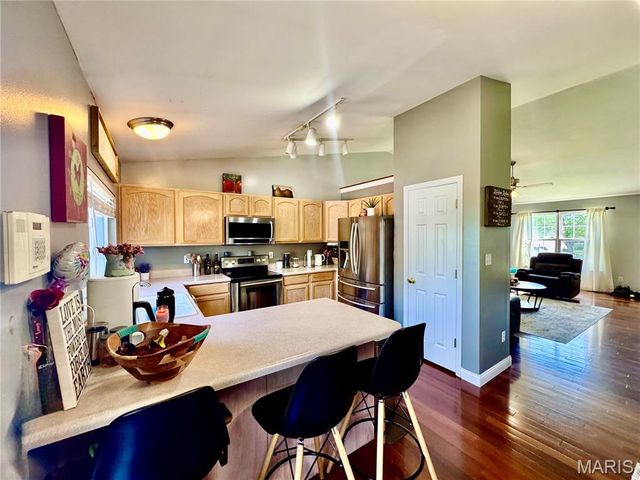 2766 Brookmeadow Drive, Belleville, IL 62221