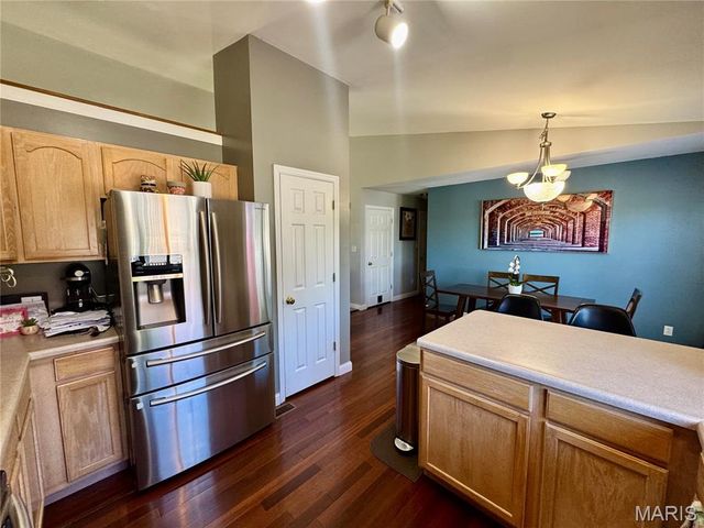 2766 Brookmeadow Drive, Belleville, IL 62221