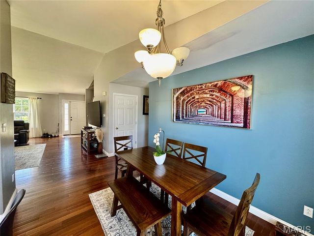 2766 Brookmeadow Drive, Belleville, IL 62221