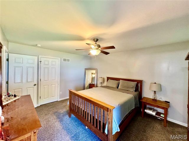 2766 Brookmeadow Drive, Belleville, IL 62221