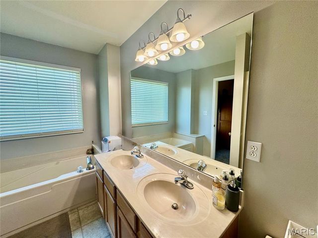 2766 Brookmeadow Drive, Belleville, IL 62221