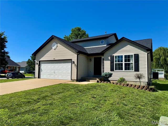 2766 Brookmeadow Drive, Belleville, IL 62221