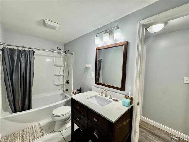 2766 Brookmeadow Drive, Belleville, IL 62221