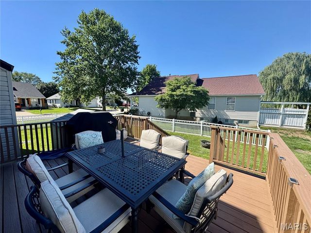 2766 Brookmeadow Drive, Belleville, IL 62221