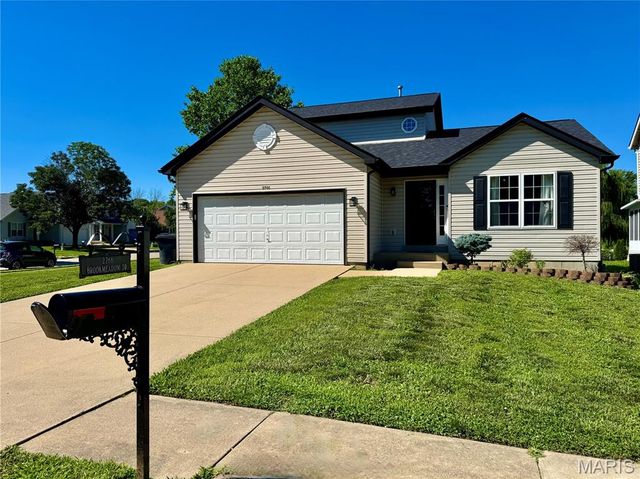 2766 Brookmeadow Drive, Belleville, IL 62221
