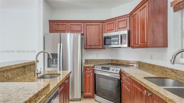6002 SW 8th St 3, West Miami, FL 33144