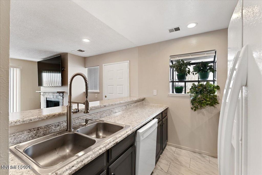 Image 7 of property listing at 2177 Kietzke Lane D, Reno, NV 89502